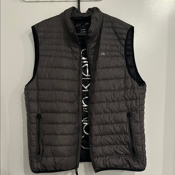 Calvin Klein Men's Gray Puffer Vest - Picture 1 of 2